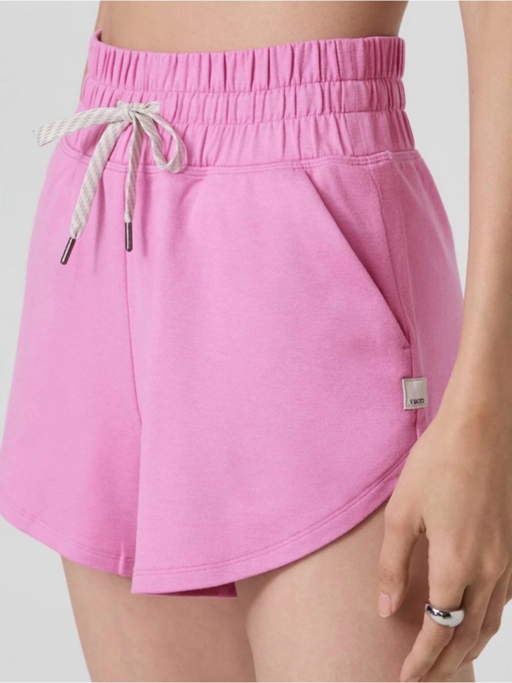 Vuori Halo Performance Short 2.0 in Azalea Pink